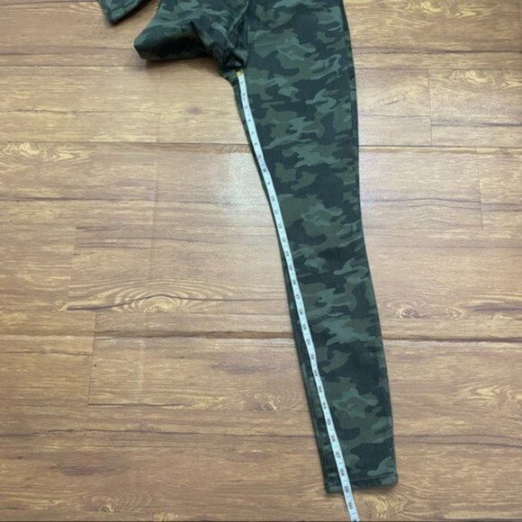 Good American Good Waist Skinny Jeans Camo Jeans Women Size 0/25‎ - Picture 6 of 8